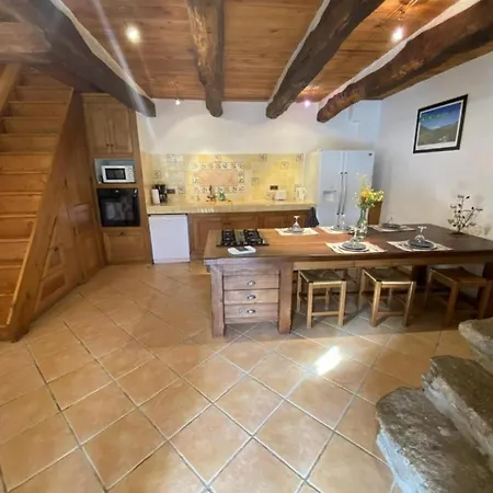 O Gites Du Visaret Holiday home Connac